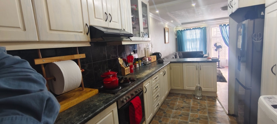 4 Bedroom Property for Sale in Strandfontein Village Western Cape